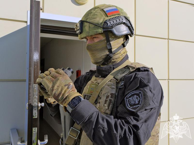 В Республике Алтай сотрудниками СОБР задержан подозреваемый в убийстве