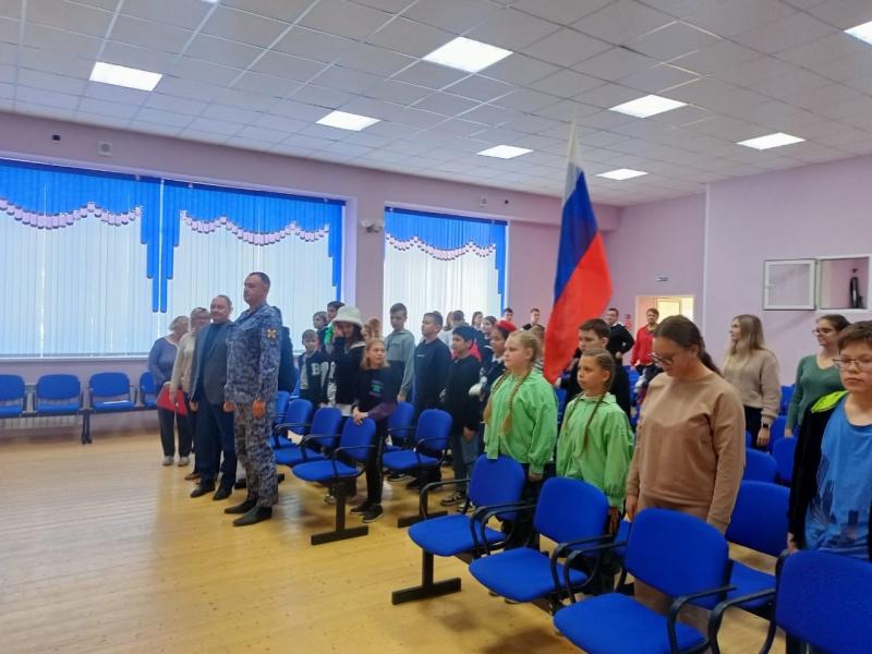 В Мордовии росгвардеец побывал на закрытии детского лагеря