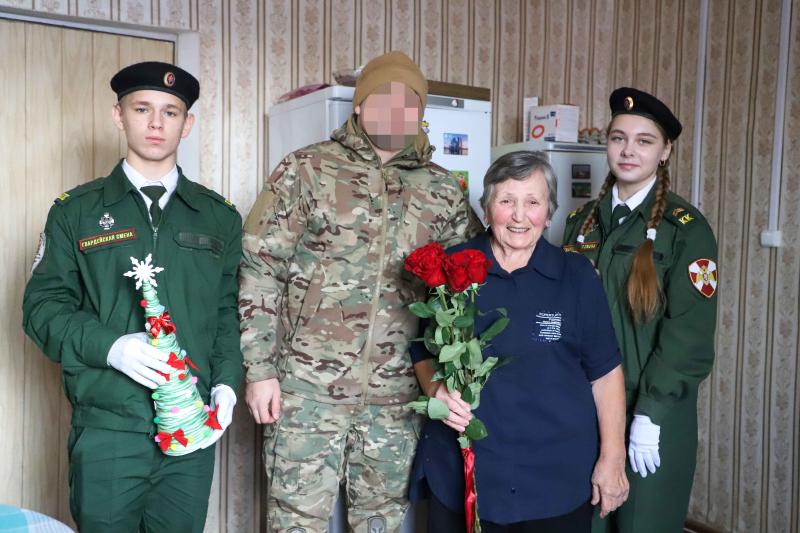 В Рязани сотрудники Росгвардии навестили матерей погибших боевых товарищей