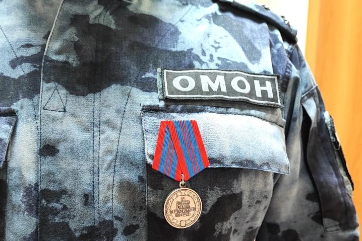 В Хакасии росгвардейцам вручили государственные награды