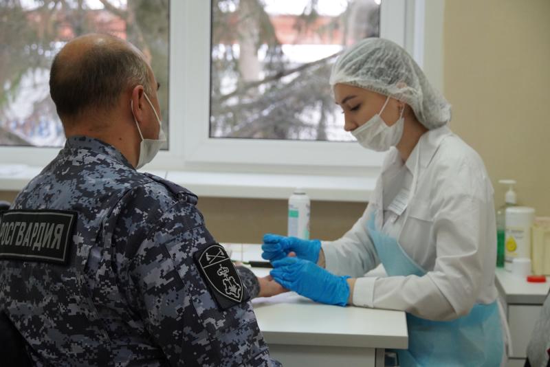 В Чувашии сотрудники Росгвардии в очередной раз присоединились к акции добровольной сдачи крови «От сердца к сердцу»