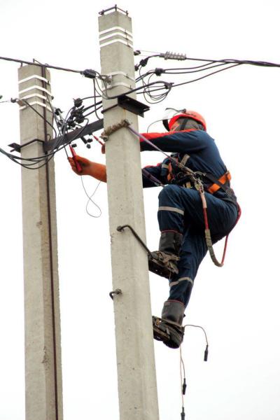 Специалисты «Орелэнерго» ликвидируют последствия стихии