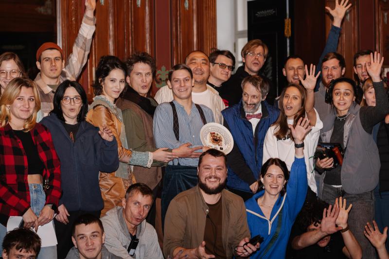 Телеканал ТНТ и Good Story Media приступили к съемкам исторического комедийного сериала “Купцы и дети” с Михаилом Пореченковым, Павлом Табаковым и Ксенией Кутеповой в главных ролях