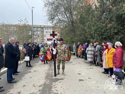 В ДАГЕСТАНЕ РОСГВАРДЕЙЦЫ ПРОВОДИЛИ В ПОСЛЕДНИЙ ПУТЬ ВЕТЕРАНА ВЕЛИКОЙ ОТЕЧЕСТВЕННОЙ ВОЙНЫ