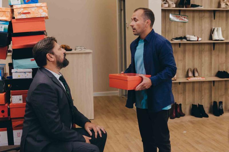 Космо-Россия, ферма и роботы: на ТНТ выходит фантастическая комедия «Кибердеревня»