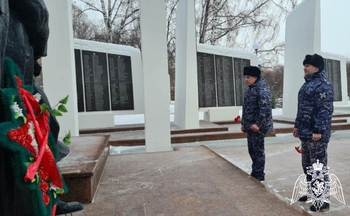 Росгвардейцы в Тюменской области почтили память героев не вернувшихся с войны