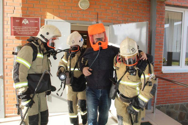 Межведомственные пожарно-технические учения прошли в грозненской школе Росгвардии