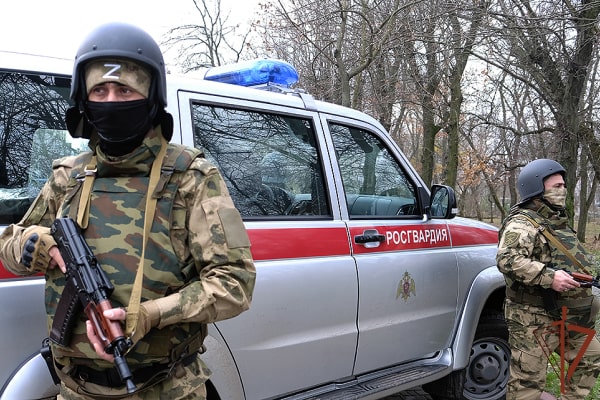 Росгвардия охраняет важные социальные объекты в Запорожской области