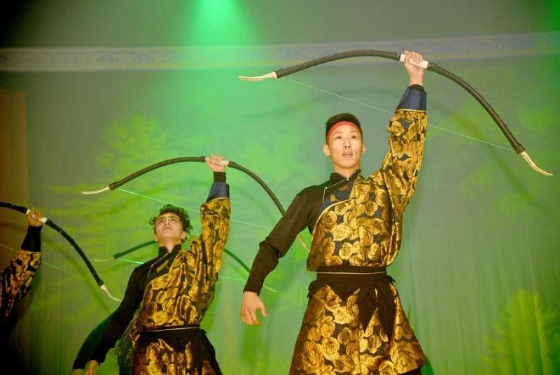 Минкультуры Бурятии: "Бурятский госцирк гастролировал в Луганске" - Театр, Дети, Россия, Культура, Концерт, 2023  - Министр Соелма Дагаева,