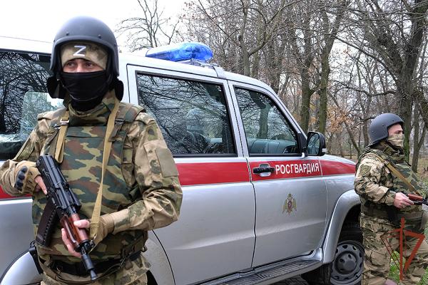 Росгвардия охраняет важные социальные объекты в Запорожской области