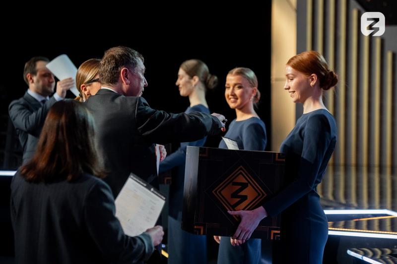 Жители Новосибирской области могут поддержать земляков в народном голосовании Знание.Премия – 2023