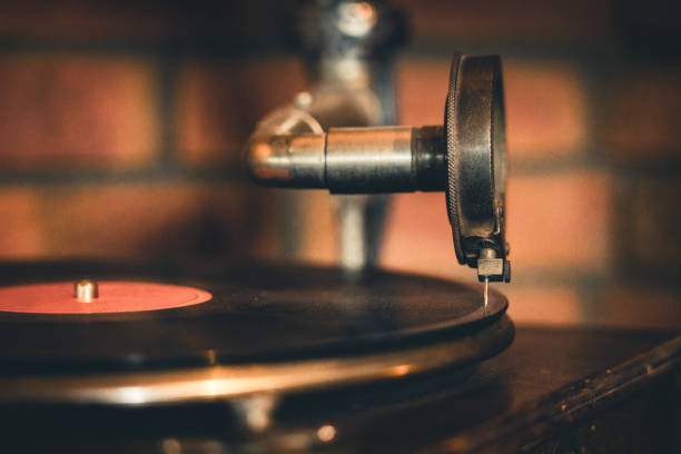 В Санкт-Петербурге робот обработал архивные записи с грампластинок времен блокады