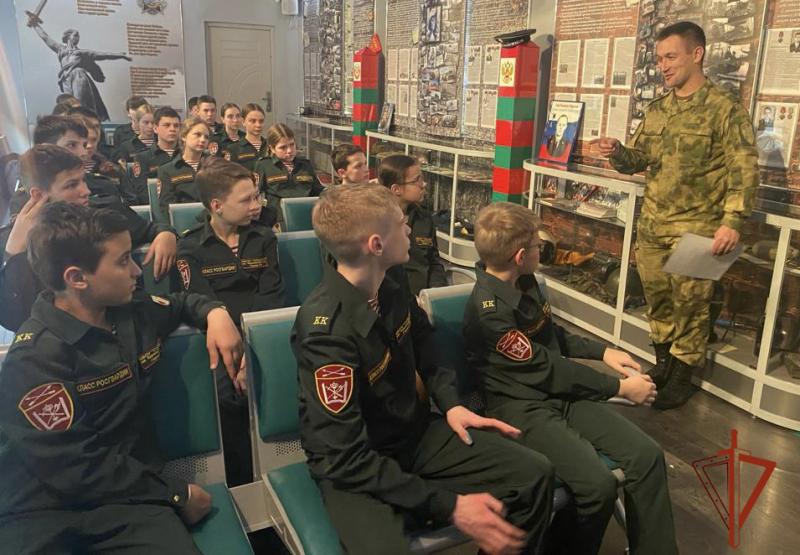 Росгвардия проводит в Иркутской области уроки мужества ко Дню героев Отечества