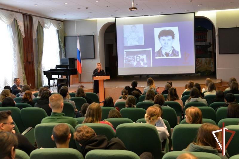 Офицеры Росгвардии приняли участие в памятных мероприятиях, посвященных Дню героев Отечества в Югре