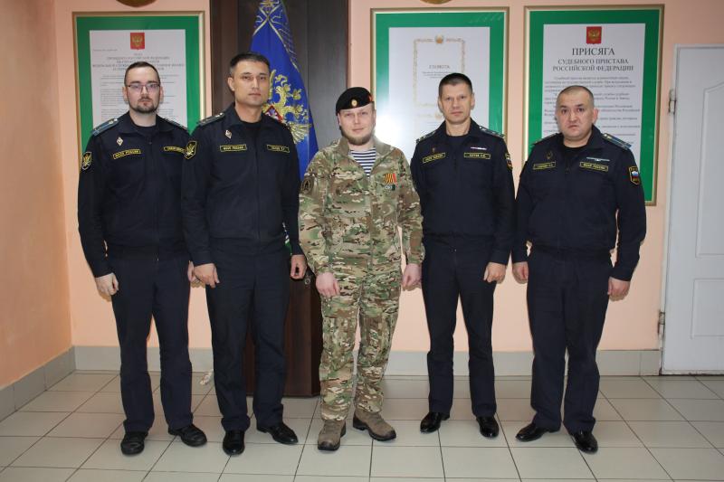 Судебные приставы пообщались с участником  спецоперации