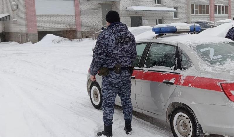 Росгвардейцы удержали мужчину от необдуманного поступка в Ярославле