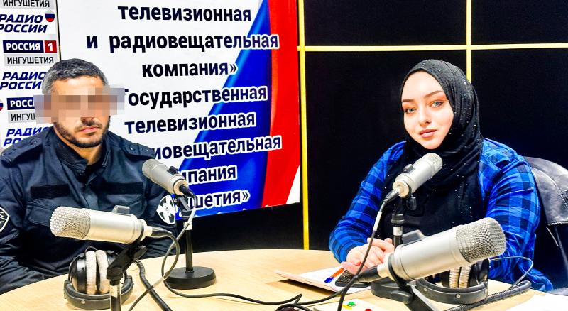 Офицер СОБР Росгвардии стал гостем региональной радиостанции в Ингушетии