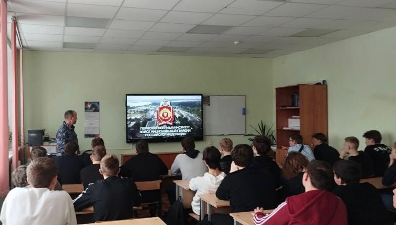 В Мордовии учащихся техникума проинформировали о порядке поступления в вузы Росгвардии
