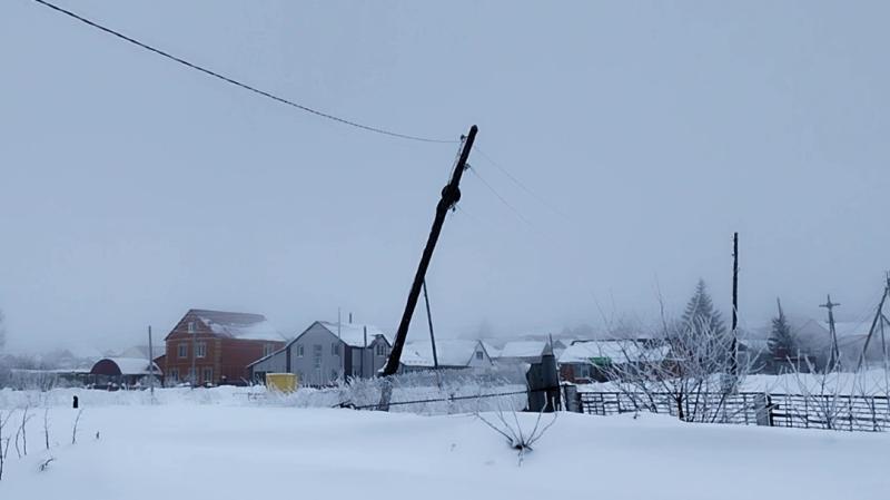 Старый световой столб представляет опасность для жителей Чамзинки
