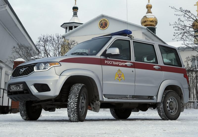 В Республике Алтай сотрудники Росгвардии пришли на помощь женщине - водителю пострадавшей в ДТП