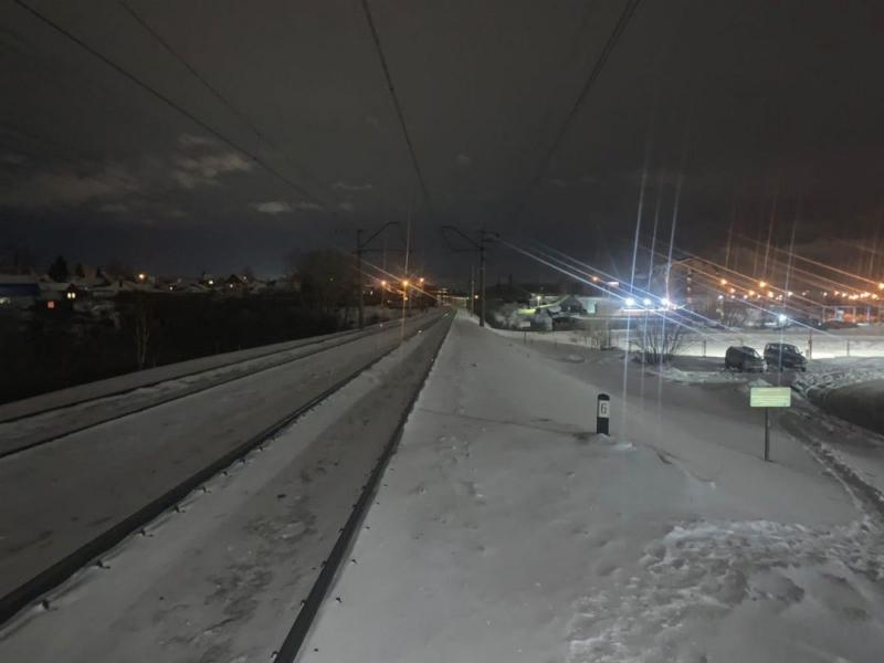 Грузовой поезд сбил 33-летнего мужчину в Новосибирской области
