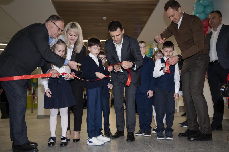 Школу на 1100 мест открыли в Ленинском округе