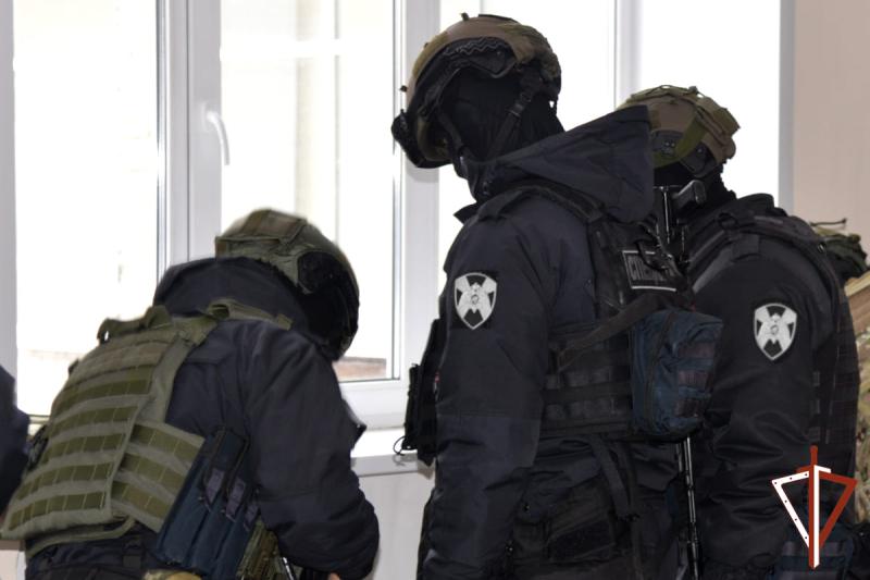 Подозреваемые в наркопреступлениях задержаны в Зауралье при поддержке СОБР «Гром» Росгвардии