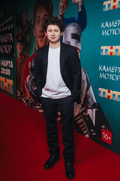 Уфимский актер Аскар Нигамедзянов побывал на премьере сериала
«Камера Мотор» в Москве