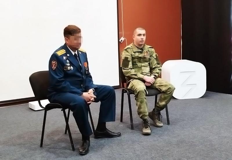Офицер Росгвардии рассказал школьникам Запорожской области о «Крымской
весне»