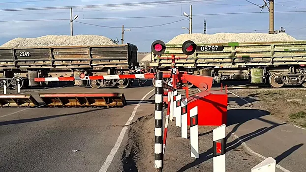 Сотрудники транспортной полиции Воронежа напоминают гражданам о правилах поведения на железнодорожных переездах