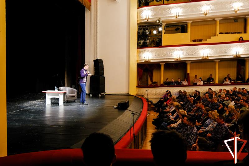 В Йошкар-Оле лектор общества «Знание» Дмитрий Дюжев встретился с сотрудниками и военнослужащими регионального управления Росгвардии