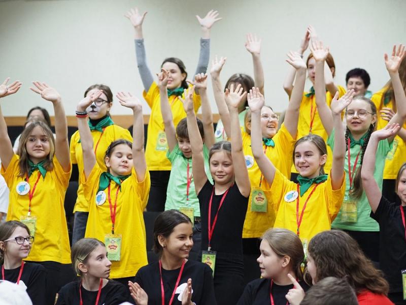 Фонд «Милосердие» помог провести фестиваль детских театральных коллективов
