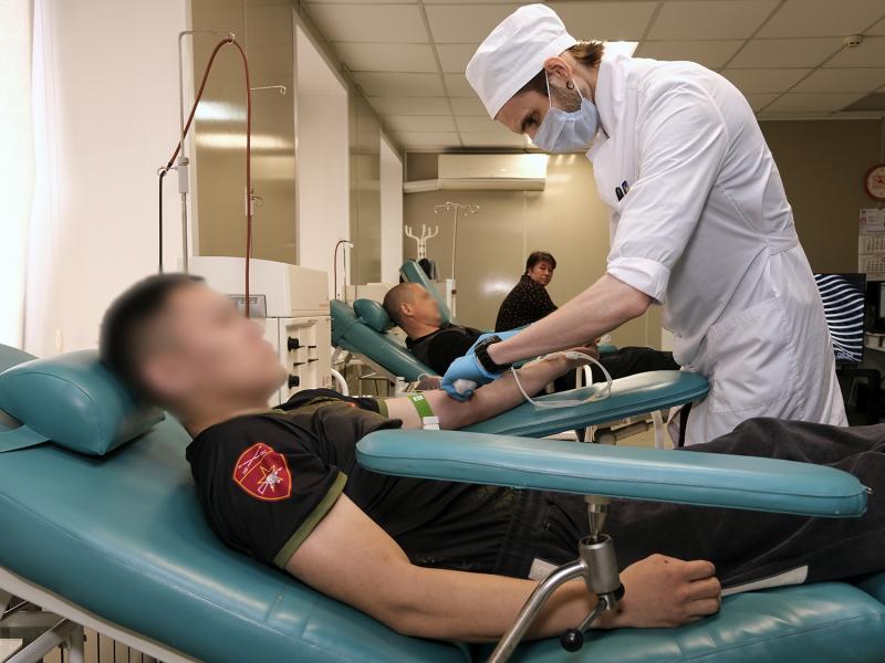 Росгвардейцы пополнили запасы донорской крови медицинских учреждений Республики Алтай