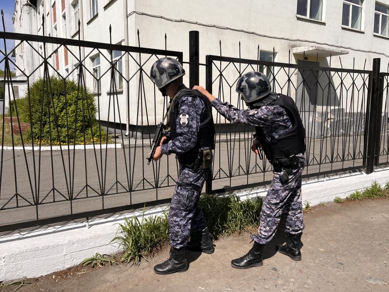 Росгвардейцы приняли участие во всероссийских антитеррористических учениях в Туве