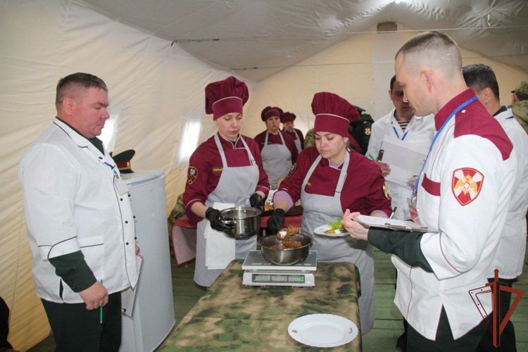 Команда Северского соединения Росгвардии стала призером в финальном этапе общевойскового конкурса специалистов продовольственной службы ведомства