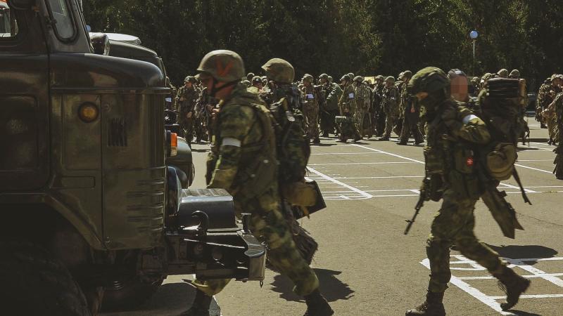 Огневое поражение диверсионных групп противника отработали военнослужащие и сотрудники Росгвардии в Пензенской области