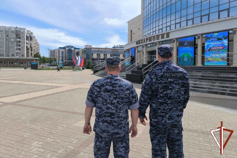 Росгвардия обеспечила безопасность празднования Дня России в Югре