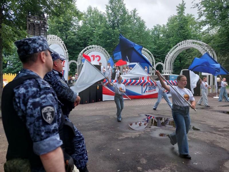 Росгвардейцы обеспечили безопасность во время празднования Дня России в Ярославской области