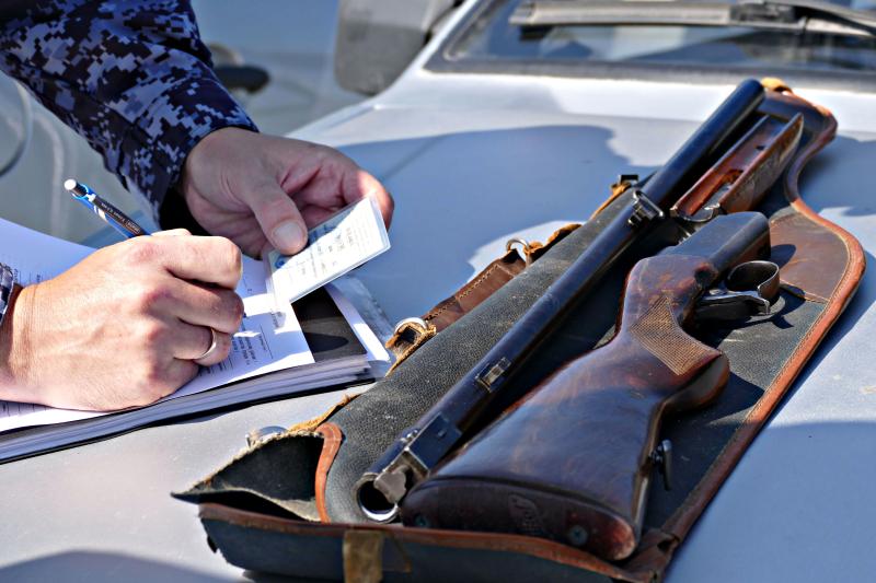 Сотрудники Росгвардии за минувшую неделю в Приморье изъяли 62 единицы гражданского оружия