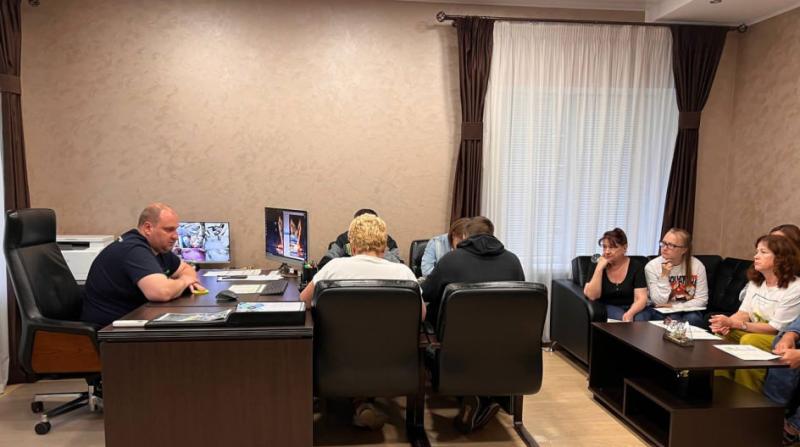 Кирилл Кудряшов провел встречу с сотрудниками «Автобытдор» по вопросам оказания гуманитарной помощи