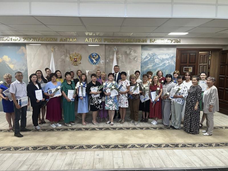 Ко Дню российской почты более 40 сотрудников компании в Республике Алтай получили награды