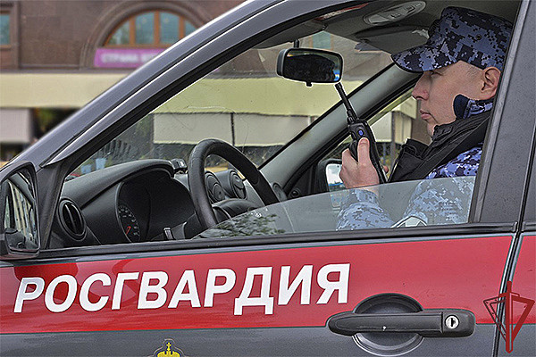 Столичные росгвардейцы задержали вора "по горячим следам" на юге Москвы