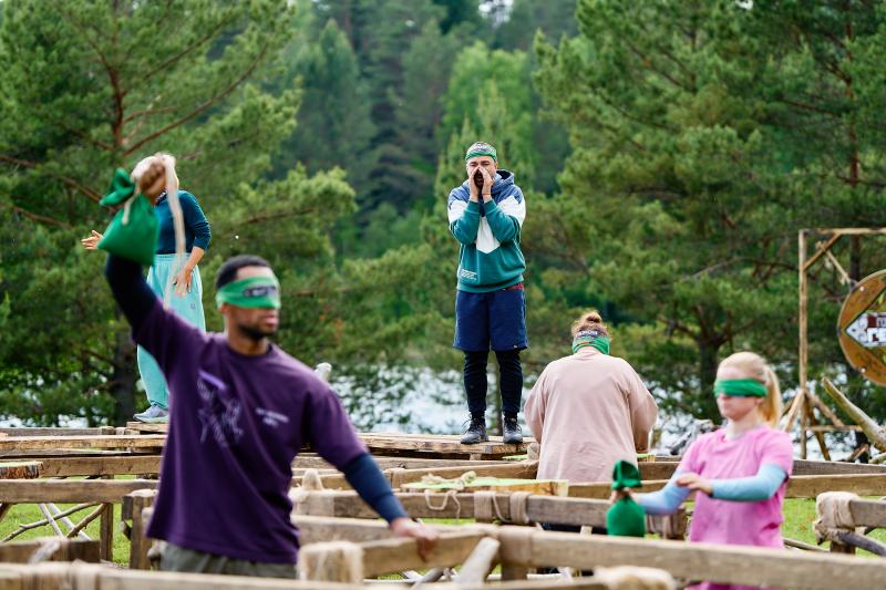 «Мы с первого дня мечтали его выкинуть». Первое голосование после объединения племён «Последнего героя» обернулось заговором