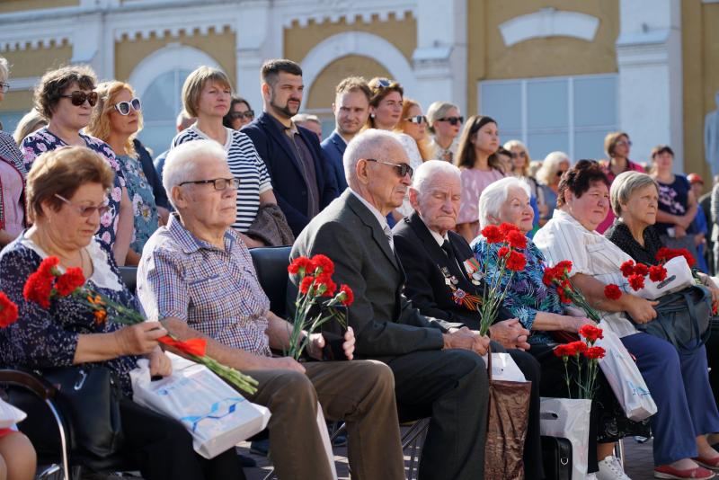 На Брянском машиностроительном заводе отдали дань памяти освободителям Брянска