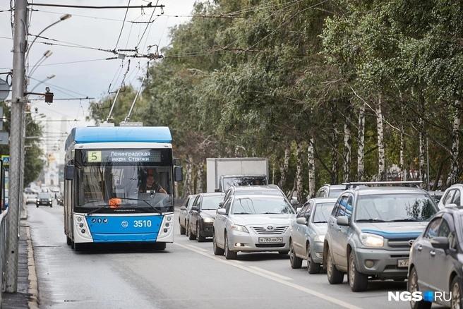 Нет денег: власти Новосибирска остановили замену маршруток на автобусы