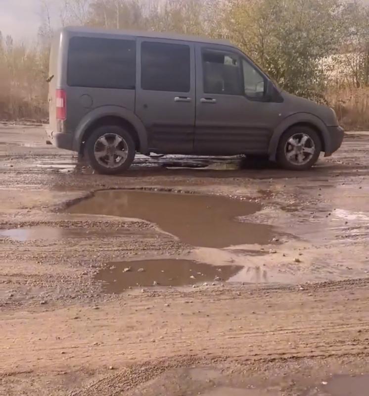 Четыре километра жести: подписчики поделились видео дороги на улице Воронежской в Лисках