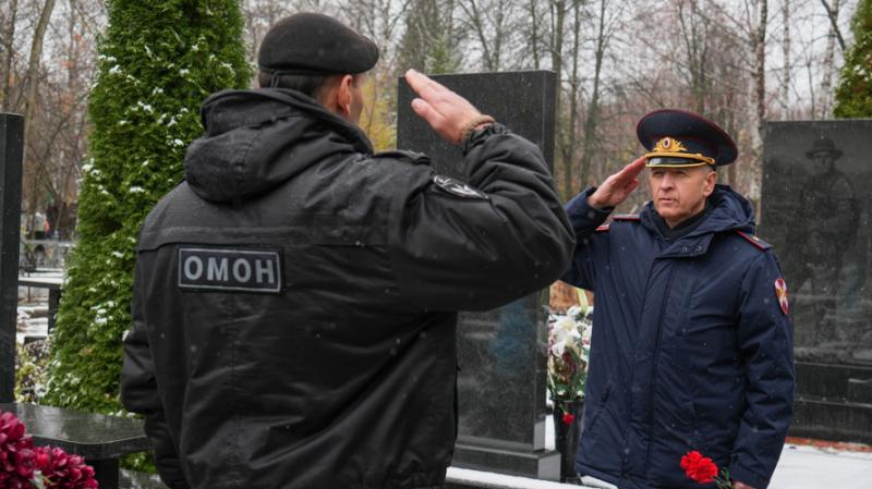 В Пензе росвгардейцы почтили память сослуживцев, погибших при исполнении служебного долга