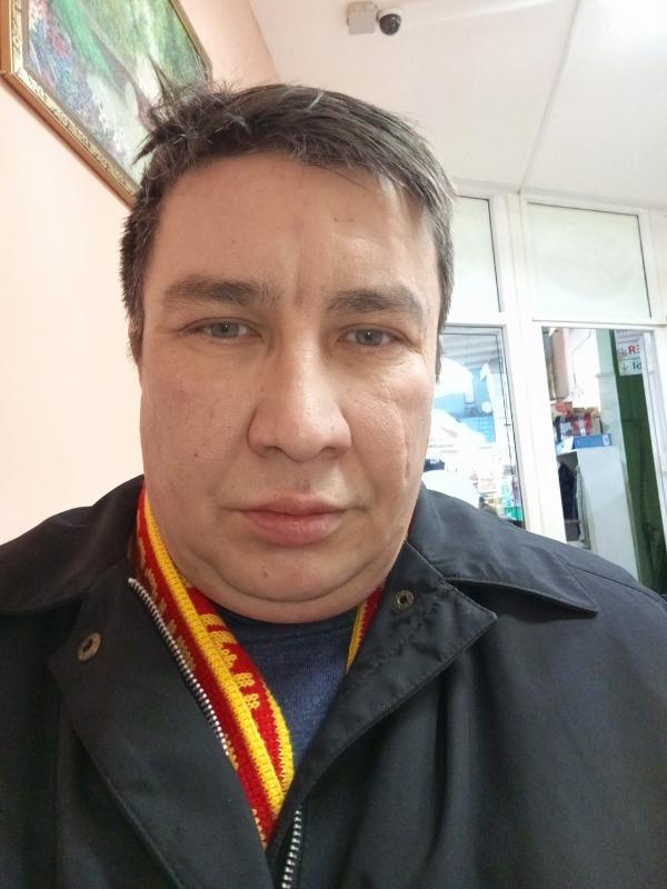 одной кваритре живем чего добиваются это нормально вообще так