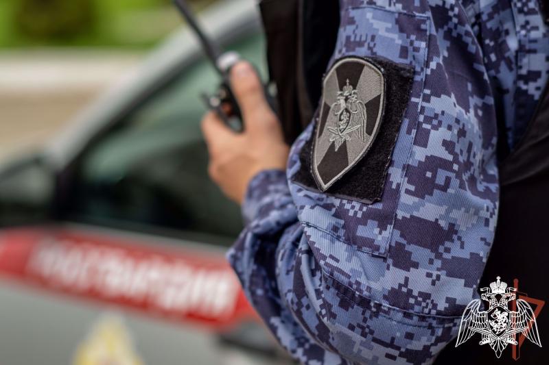 В Брянске сотрудники Росгвардии задержали мужчину, подозреваемого в мошенничестве