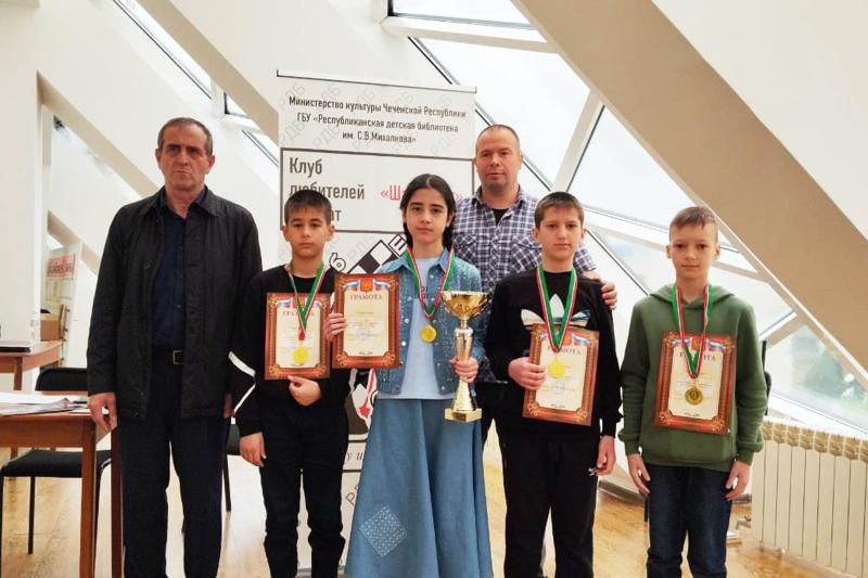 В Грозном учащиеся школы Росгвардии стали победителями регионального турнира по шахматам